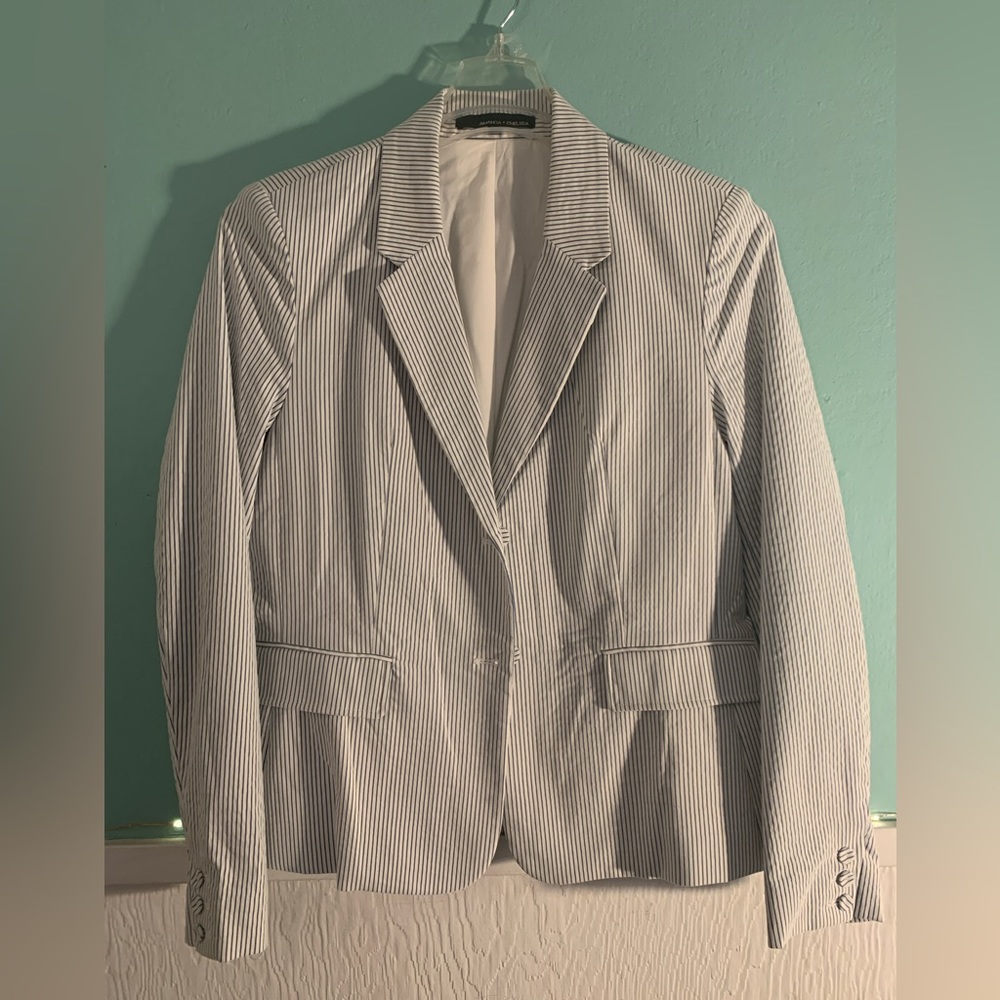NWOT Blue & White striped blazer, Size XL, Amanda & Chelsea label